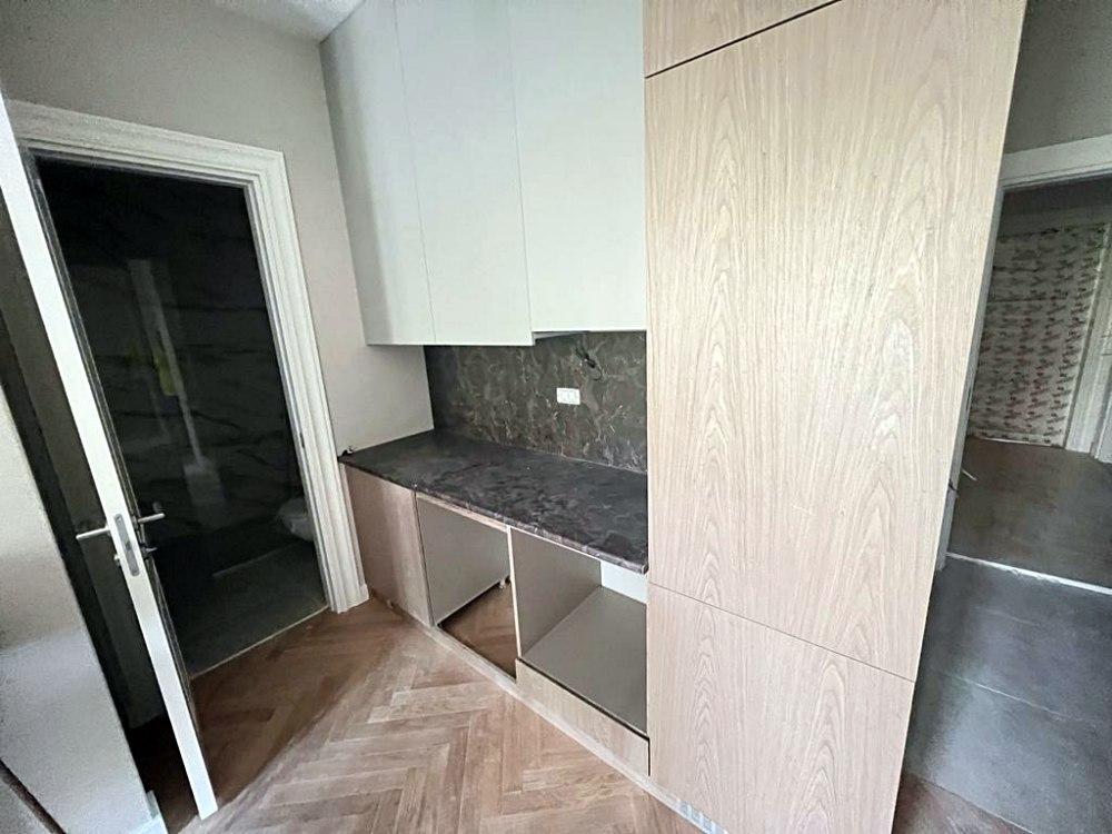 amforaproperty.com/Na prodaju jednosoban stan 37m2 sa pogledom na more u novom kompleksu Skyline Resort u Bečićima.